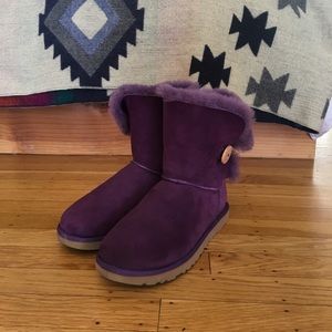 Womens UGG boots Bailey Button - size 8 brand new